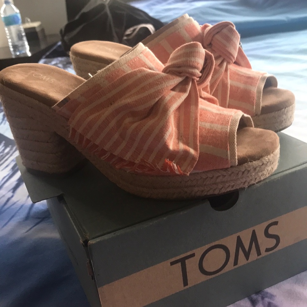 Toms cabana slides